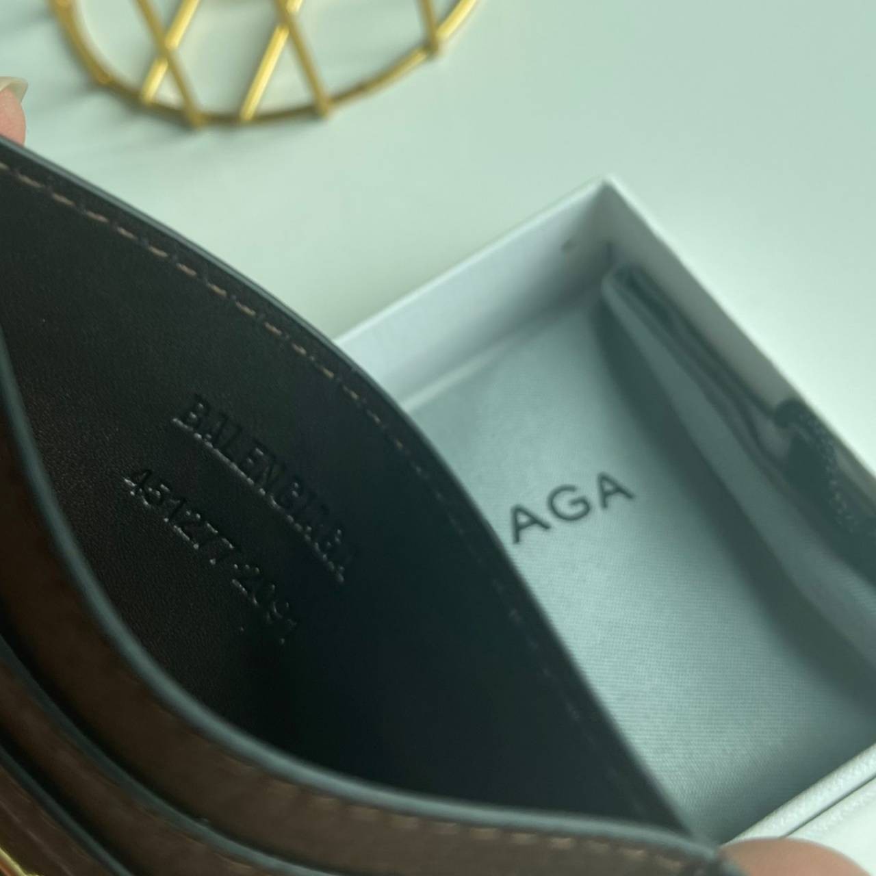 หนังแท้ Gucci X Balenciaga Card Holder The Hacker Project มาแล้วจ้า ฮิตมาก อย่าตกเทรนน้าา ใช้ได้ทั้งหญิงชาย งานหนังแท้สวยมากค่ะ ยิ่งใช้หนังยิ่งสวย พร้อมส่งที่ไทย ภาพสินค้าถ่ายจากงานขายจริง ใช้งานต่างประเทศได้