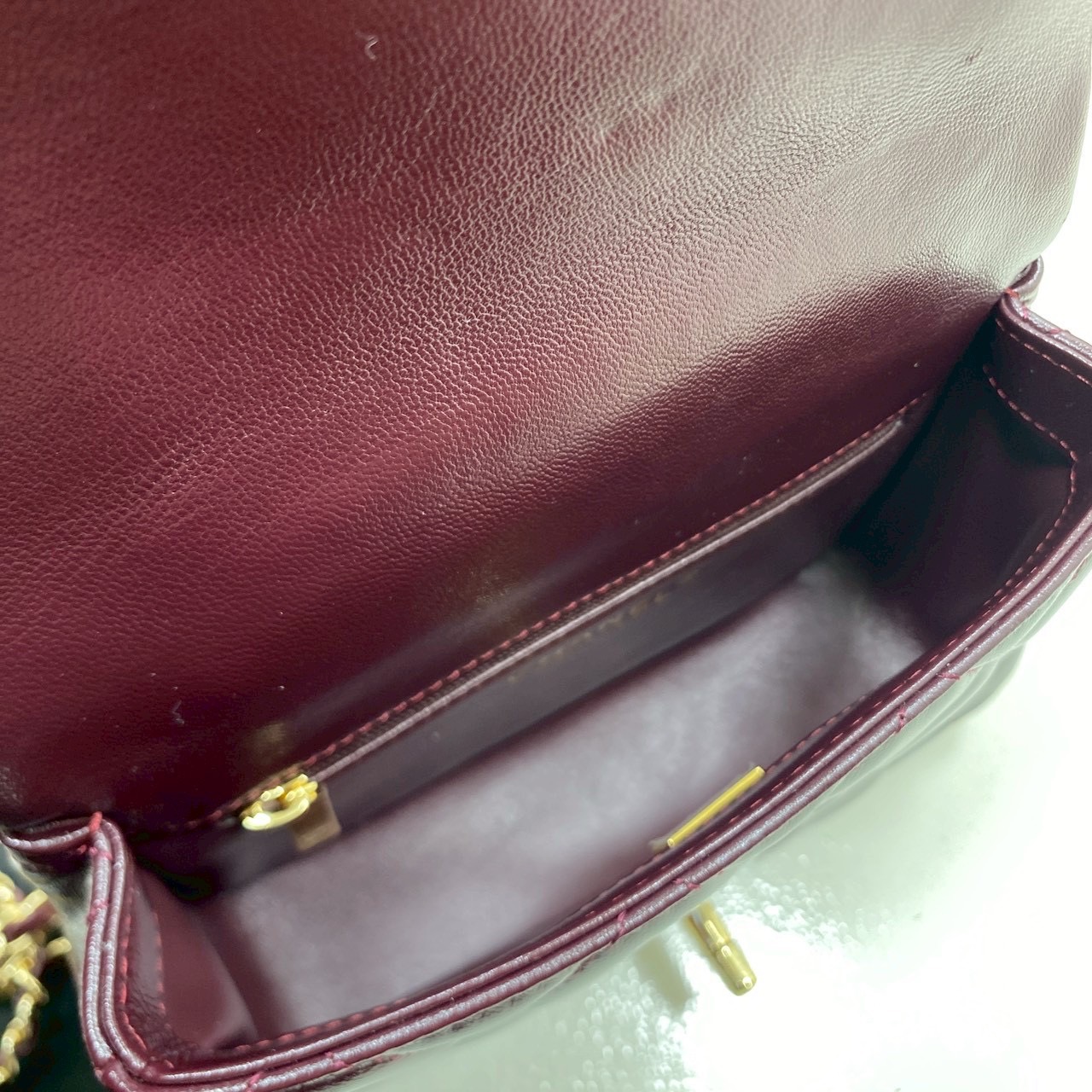 ORI หนังแท้ | Chanel Mini Flap Bag With Top Handle กระเป๋าสะพาย กระเป๋าถือพร้อมหูจับหรูหราร้อยโซ่สีทอง สายสะพายโซ่ ขนาดกะทัดรัดใช้งานง่าย