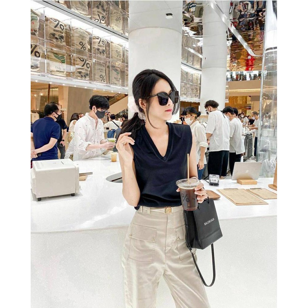 หนังแท้ BALENCIAGA XXS TOTE / Balenciaga shopping tote xxs พกกระเป๋าช้อปปิ้ง ไปทุกที่ในฤดูกาลนี้ ดีไซน์ที่ใช้ได้ทุกวันตั้งแต่หนังแบบมีเท็กซ์เจอร์ ภาพสินค้าถ่ายจากงานขายจริง ใช้งานต่างประเทศได้