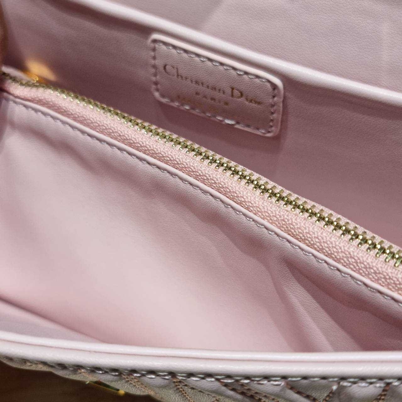 Dior Flap Bag / Quilted Miss Dior Allover Leather Bag กระเป๋าสะพายไหล่สุดลัคชู หรูหราเกินเรื่อง ดีไซน์ใหม่สวยงามด้วยดีเทลฝีเย็บและลายหนังปั๊มนูน