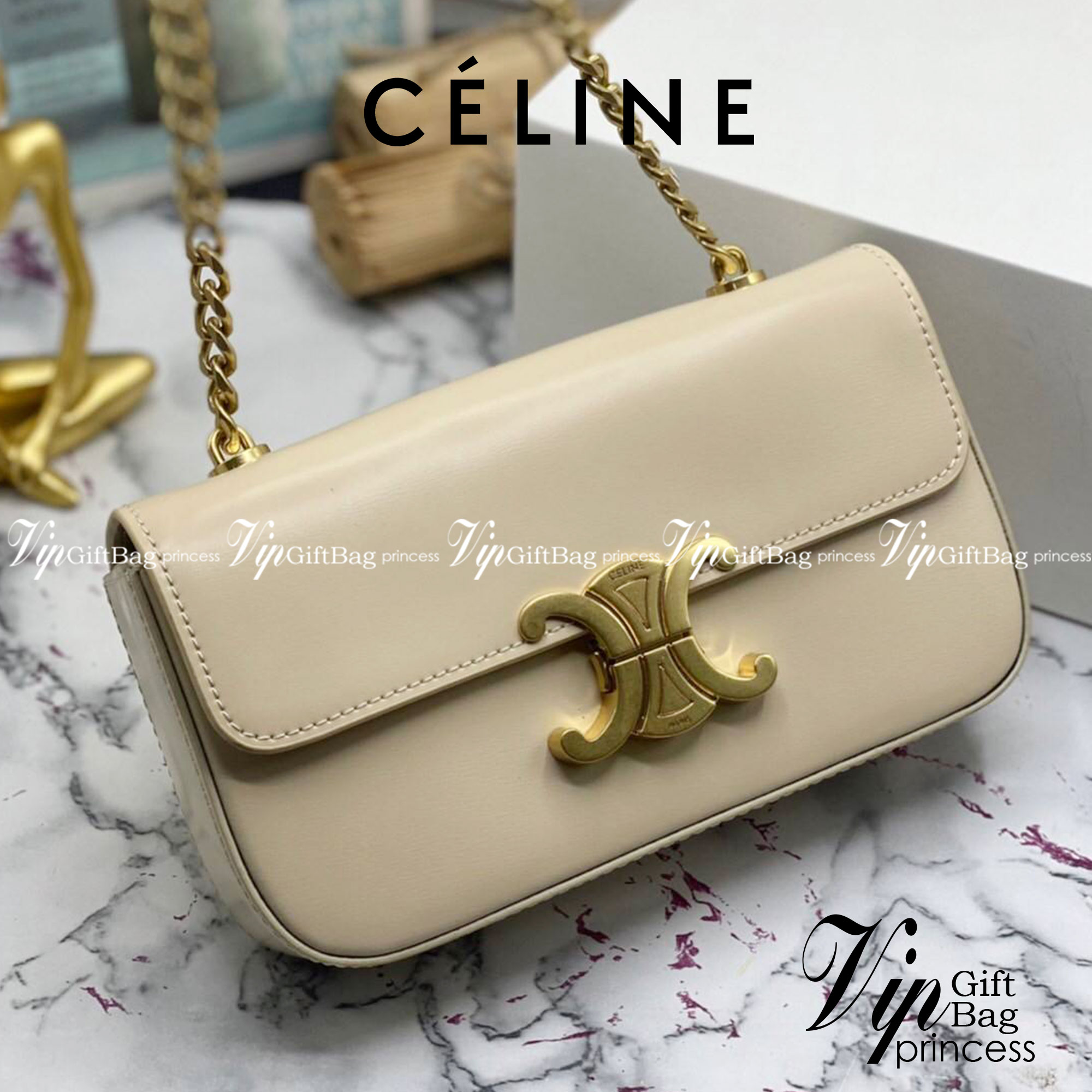 หนังแท้ CELINE CHAIN SHOULDER BAG / CELINE TRIOMPHE พร้อมส่งที่ไทย กระเป๋าเรียบหรูและดูทันสมัย ให้คุณเลือกสะพายในชีวิตประจำวันเข้ากับการแต่งตัวสบาย ๆ หรือจะสะพายออกงานปาร์ตี้สังสรรค์ก็ช่วยให้คุณดูโดดเด่น มีรูปทรงที่ดูแข็งแรงจึงไม่เสียรูปทรงแม้ใส่ของจำนวนม