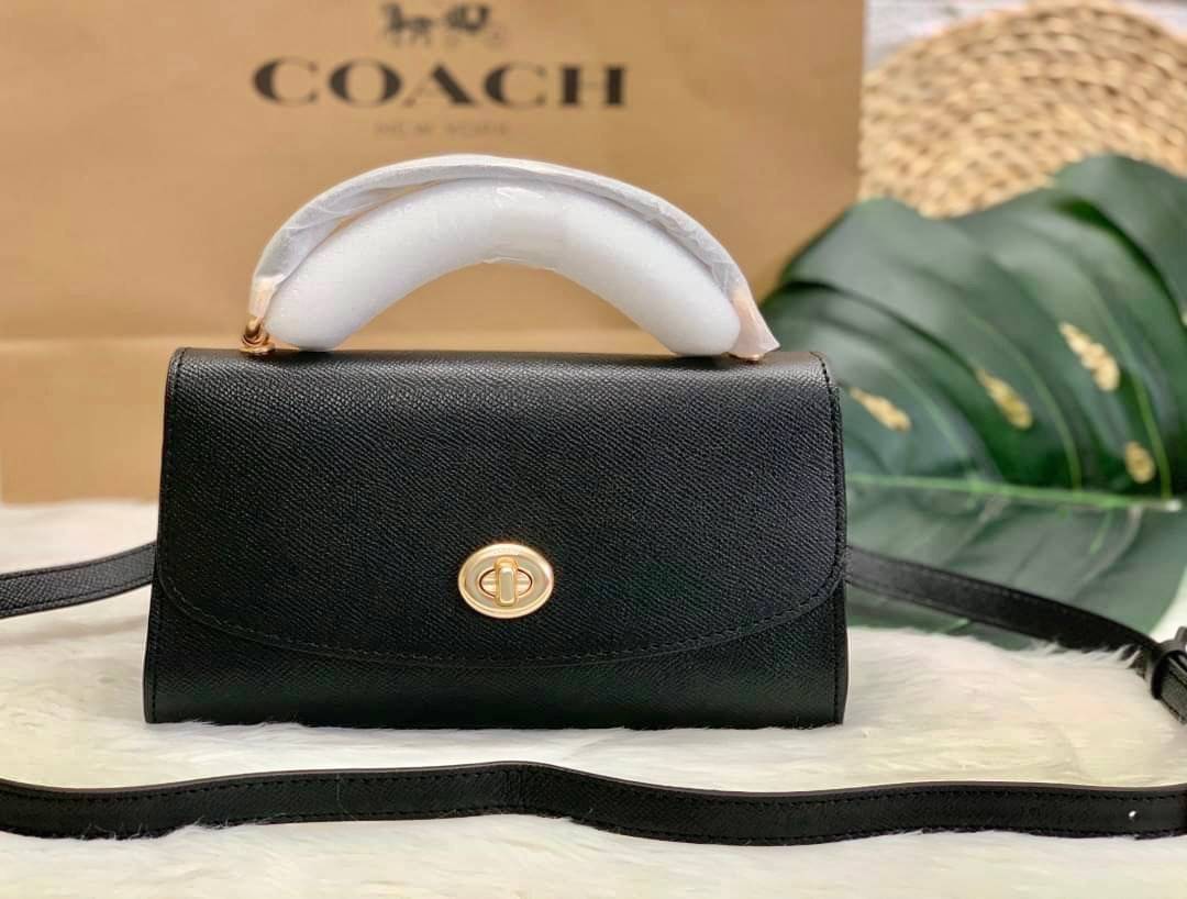 COACH TILLY SATCHEL 23 ((C1802//C1439/C1435)) พร้อมส่งที่ไทยทันทีค่ะ! กระเป๋าสะพายครอสบอดี้ร์หรือหิ้วก็เก๋ไปอีกค่ะ หนังแท้สวยงาม เปิดปิดกระเป๋าแบบหมุนล็อค ภายในมี2ช่องหลัก ใส่กระเป๋าเงินใบกลางได้;มือถือได้ทุกรุ่น;ของจำเป็นสาวๆได้ครบค่ะ;มีช่องซิปกลางและช่อ