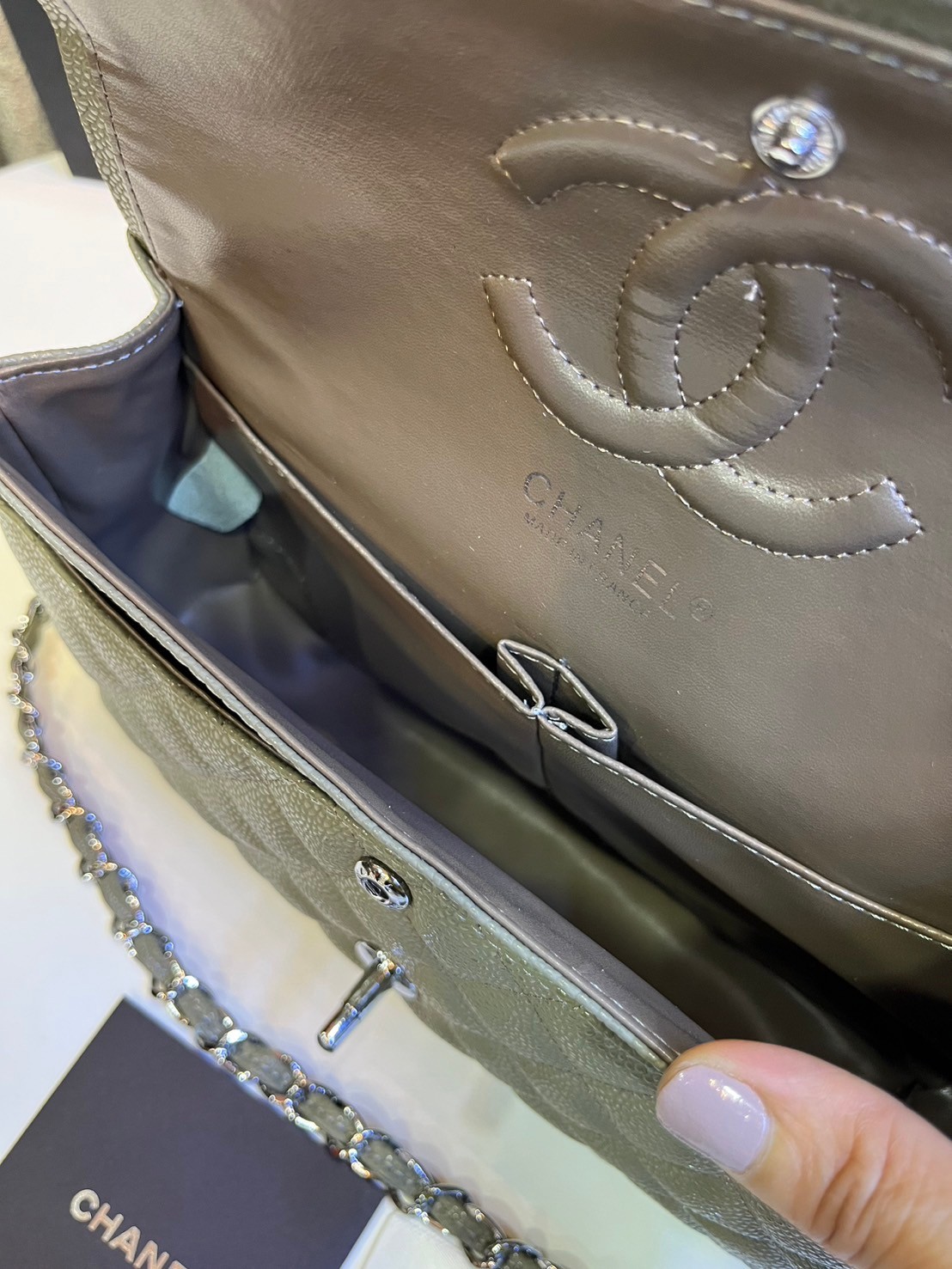 พร้อมส่งโทนพาสเทล CHANEL Classic in Pastel 25cm กระเป๋าสะพายรุ่นยอดนิยมเรียบหรู เกรดออริ 1:1 ใช้งานต่างประเทศได้ ภาพถ่ายจากงานขายจริง