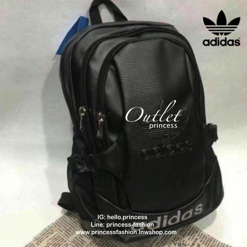 Adidas Triple Zip Backpack กระเป๋าเป้ สไตล์ลำลอง วัสดุหนังpu มีช่องซิปใหญ่ใช้งานถึง3ช่อง มีแยกช่องใส่Laptop ขนาดใส่เอกสารA4ได้ สายสะพายปรับระดับได้ ด้านข้างมีช่องใส่ขวดน้ำทั้งสองด้านพร้อมตัวล็อคเพื่อความคล่องแคล่ว สะพายไปเที่ยว เรียนหนังสือ ทำงานได้เลยคร้