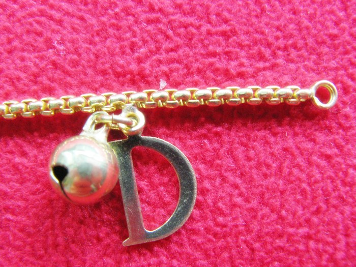 สร้อยข้อมือทองเหลือง+จี้รูปตัวDค่ะ