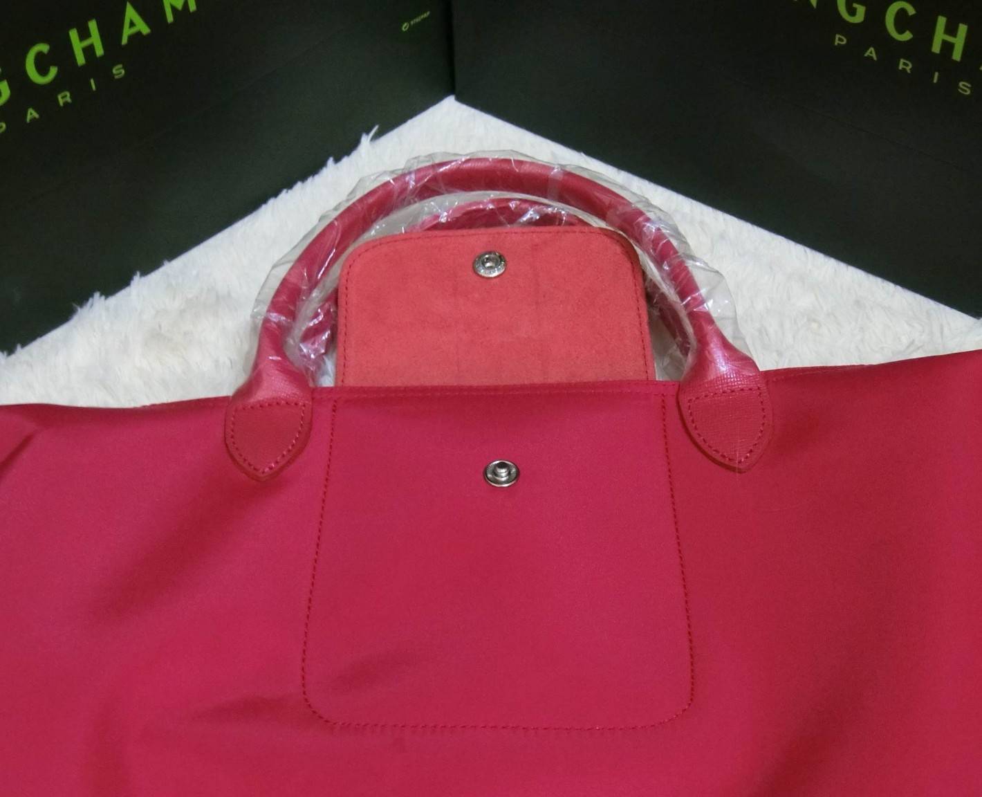 Longchamp Size S สินค้าใหม่ ของแท้!! เป็นล็อตผลิตเกินออเดอร์จากโรงงาน มาพร้อมการ์ด/ถุงผ้าแบรนด์/ถุงกระดาษแบรนด์ Size S: 25 x H. 23 x 16 cm. Color: Rose Pink 270