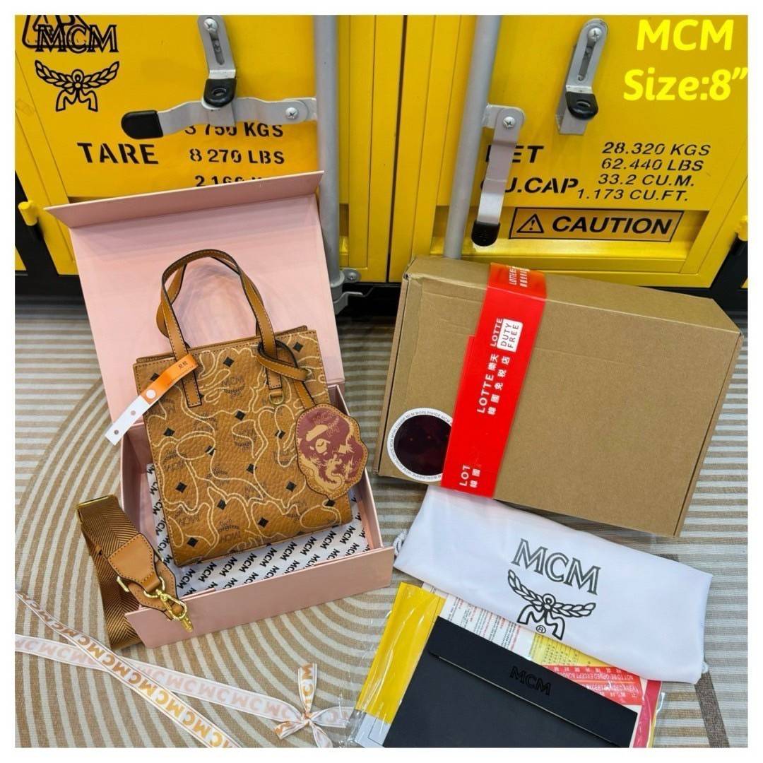 M.C.M X BAPE AREN TOTE IN VISETOS กระเป๋าทรงโท้ท รุ่นใหม่ BAPE® CAMO สวยเท่ เกรดไฮเอน 1:1 ใช้งานต่างประเทศได้