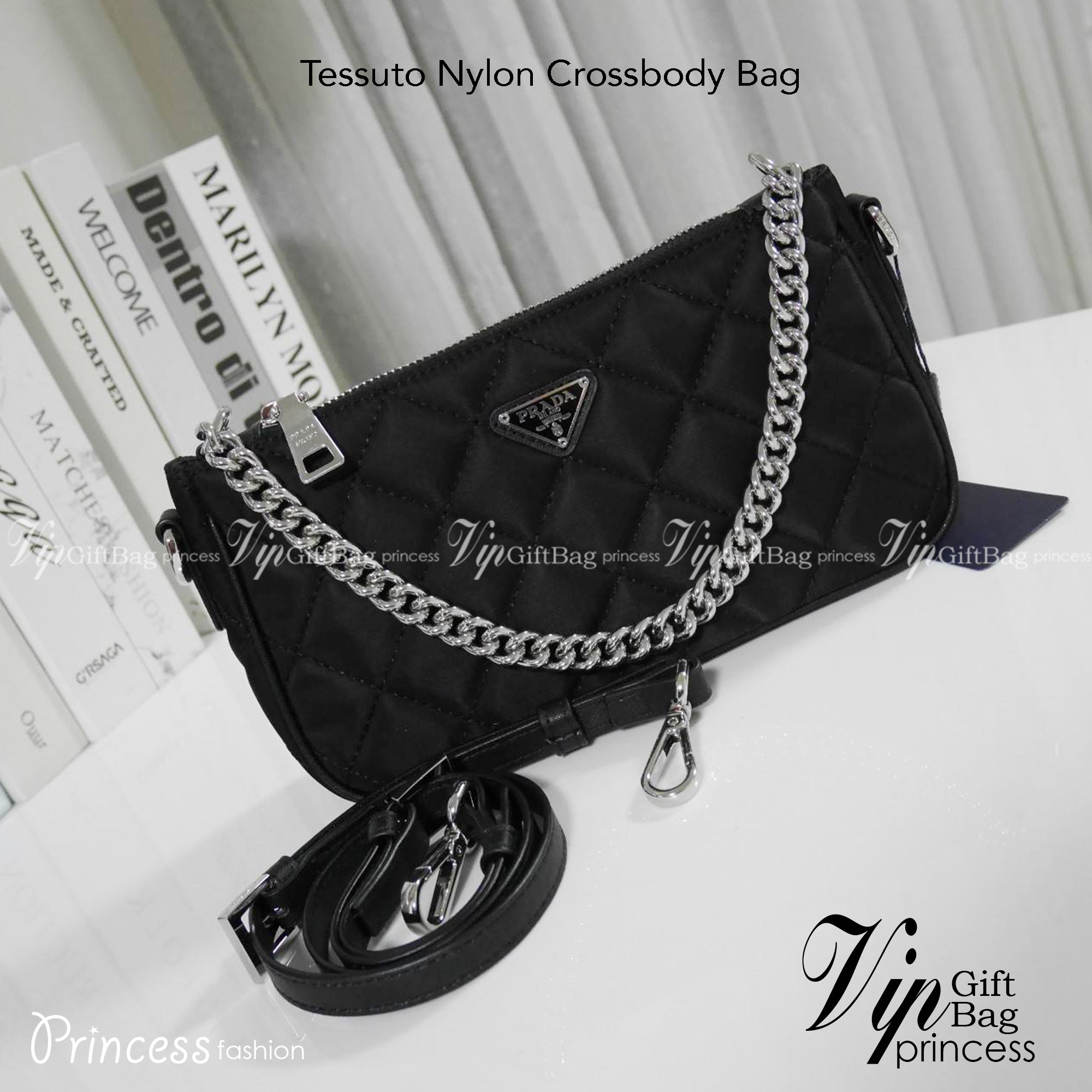 PRADA Tessuto Nylon Crossbody Bag ✨ กระเป๋าผ้าไนล่อนลายตาราง ขนาดกำลังดีกำลังน่ารักเลยค่ะ เหมาะกับการใช้เป็น EVERYDAY LOOK สุดๆ ใบนี้ห้ามพลาดเลย