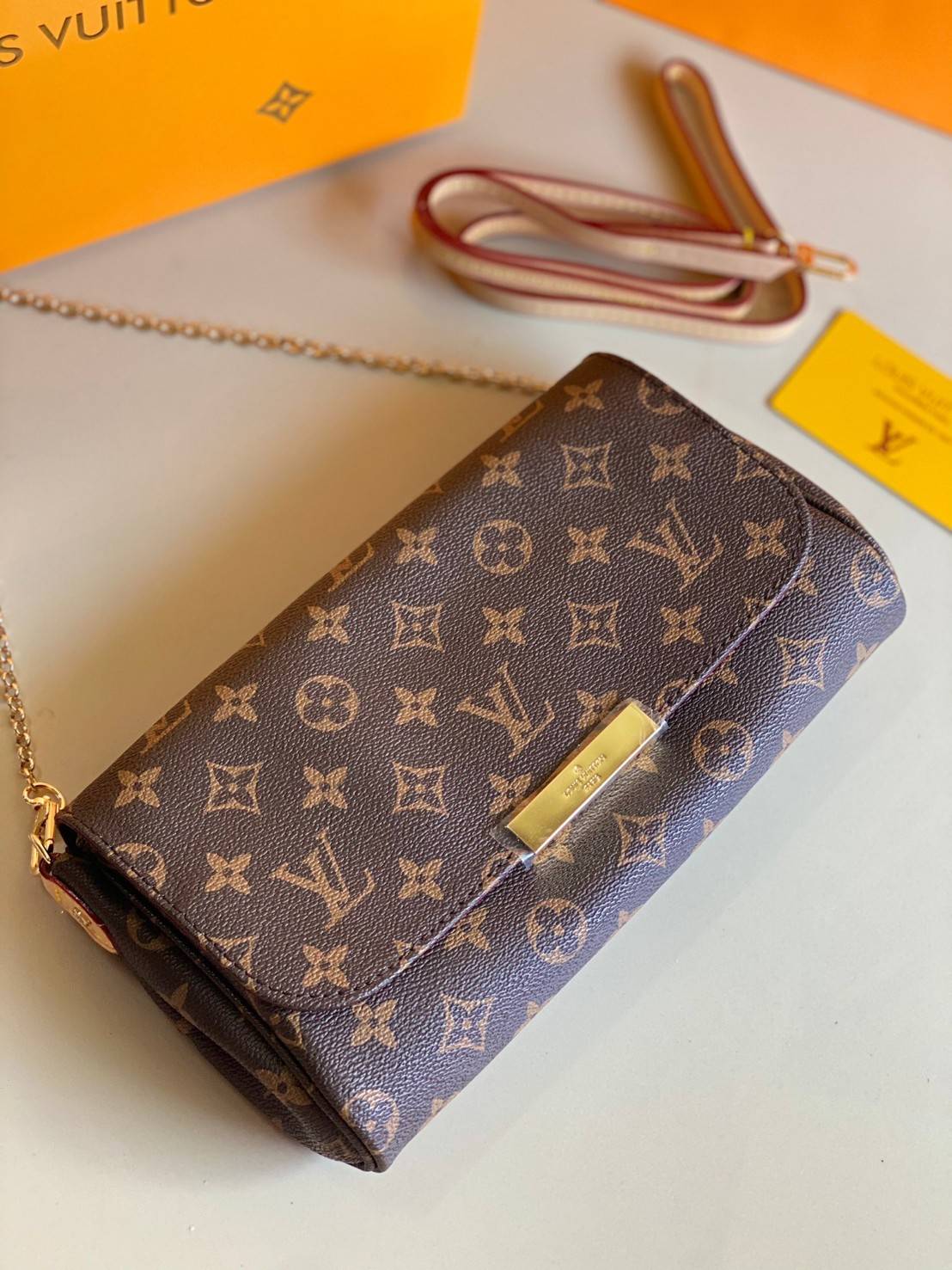VIP 】หนังแท้ LOUIS VUITTON Favorite Monogram Damier Ebene MM