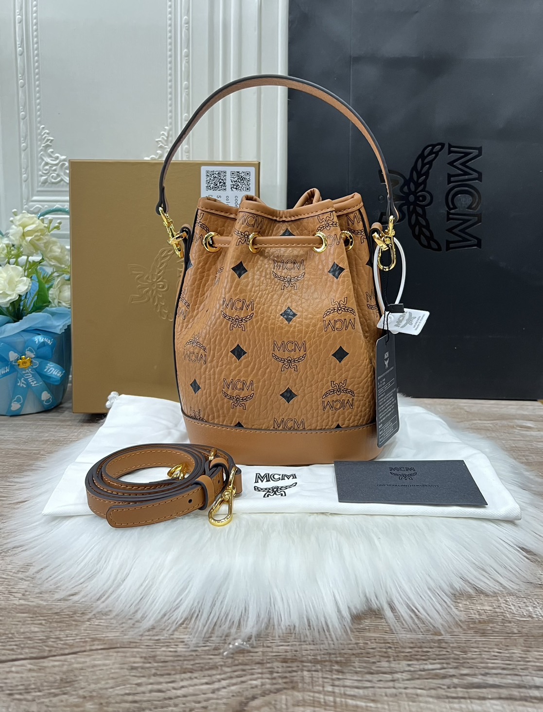 M.C.M MINI DESSAU DRAWSTRING BAG IN VISETOS กระเป๋าสะพายทรง bucket ไซส์ mini เกรดออริ สลับแท้ 1:1 ใช้งานต่างประเทศได้