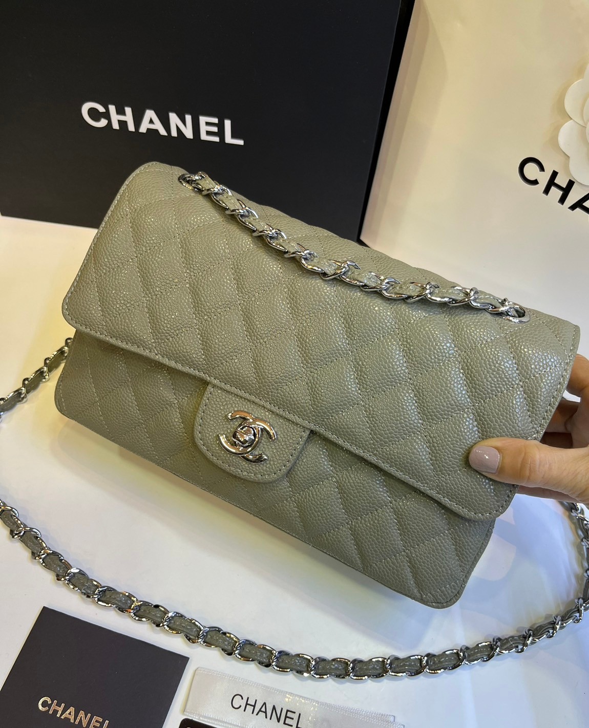 พร้อมส่งโทนพาสเทล CHANEL Classic in Pastel 25cm กระเป๋าสะพายรุ่นยอดนิยมเรียบหรู เกรดออริ 1:1 ใช้งานต่างประเทศได้ ภาพถ่ายจากงานขายจริง