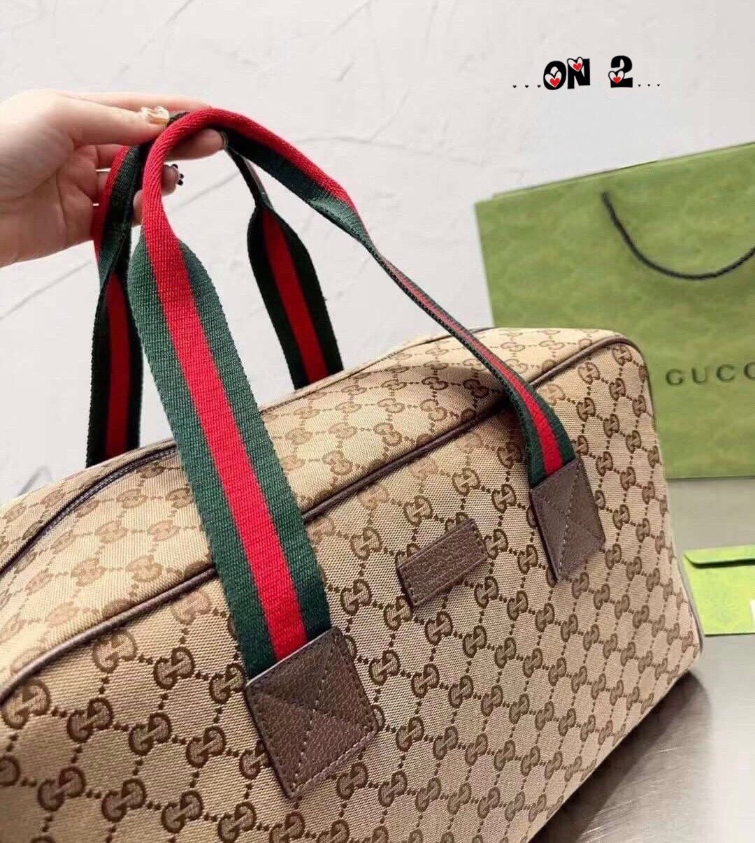 GUCCI Keepall Bag / GUCCI travel bag / GUCCI Vintage Monogram Web Handles Overnight Duffle Travel Bag กระเป๋าเดินทาง เตรียมความพร้อมสำหรับทริปเที่ยวช่วงสิ้นปี!! ดีไซน์เรียบง่าย แฝงความคลาสสิค ที่ใช้ได้ทั้งชายและหญิง