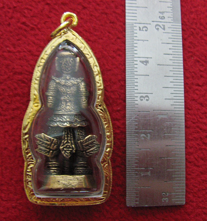 ท้าวเวสสุวรรณองค์ใหญ่เนื้อทองเหลืองเลี่ยมทองไมครอนพร้อมใบคาถาค่ะ