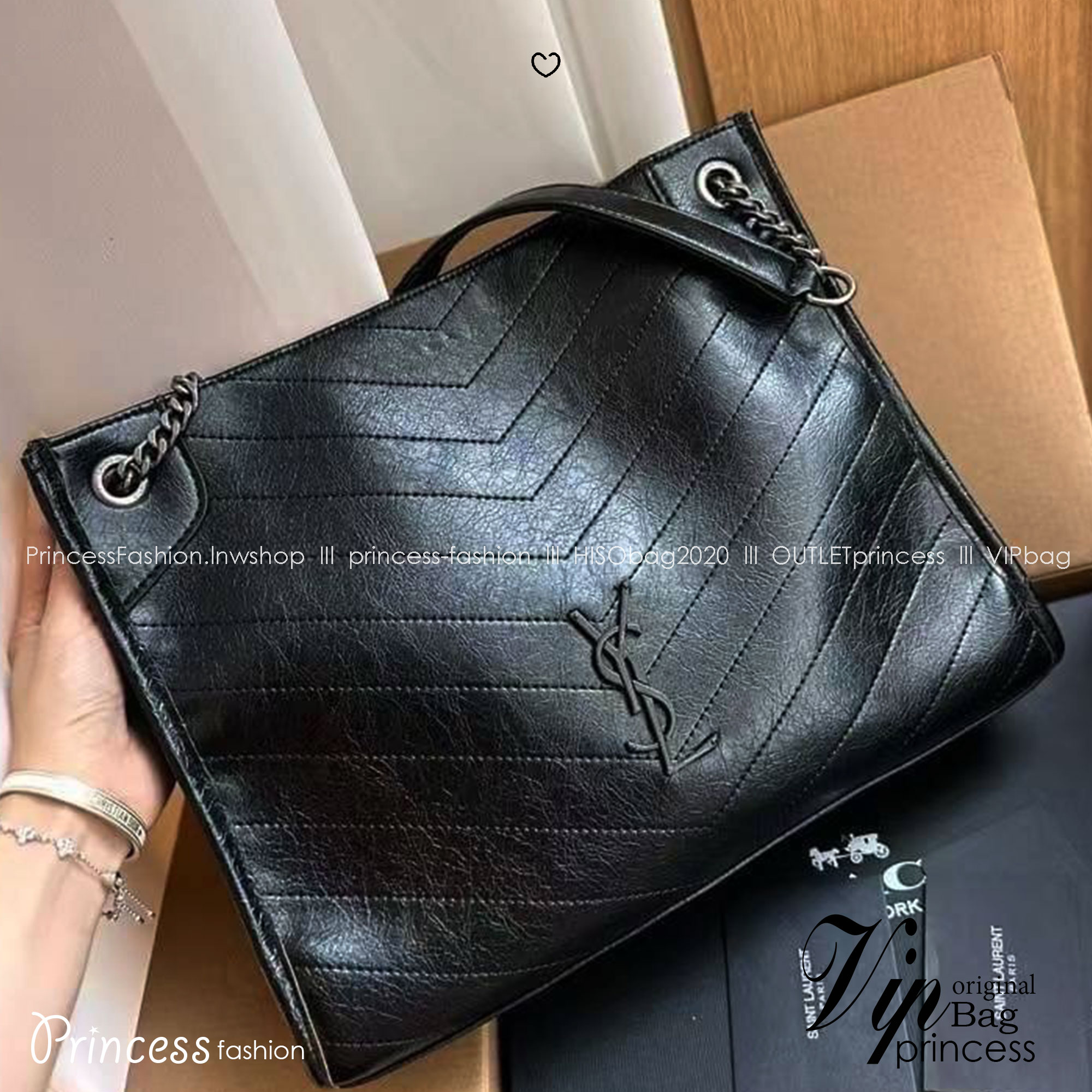 YSL Shopper Niki Tote Bag กระเป๋าสะพายทรงโท้ทใบใหญ่กำลังสวย หรูหราขั้นสุด เสิร์ฟมาให้สวยทันใช้ปีใหม่แน่นอน ใบจริงดูแพงเกินคุ้ม -- [รับตัวแทนกระเป๋า]