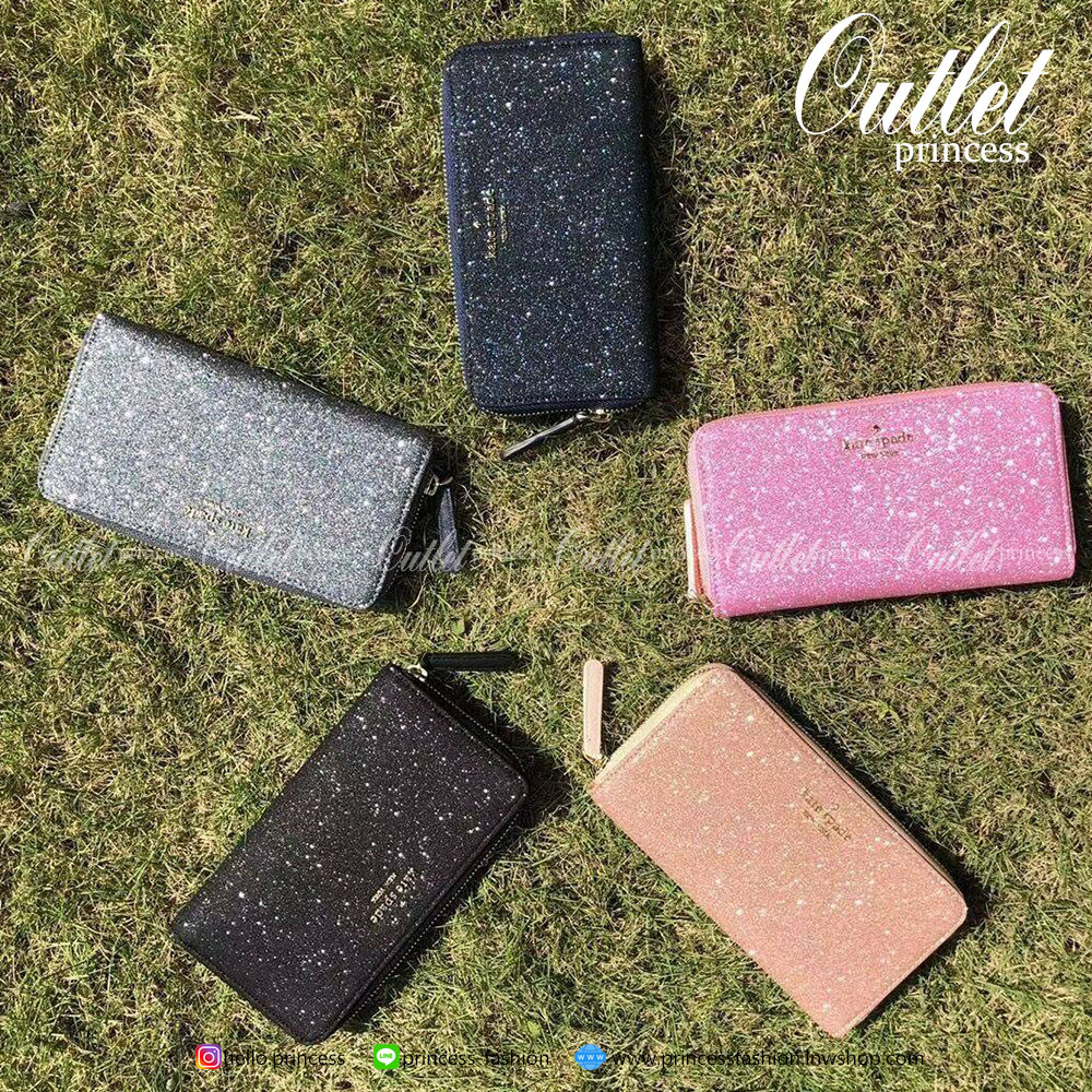 KATE SPADE JOELEY LONG WALLET กระเป๋าสตางค์ใบยาวรุ่นใหม่ล่าสุดหนัง Saffiano สไตล์ PRADA สวยน่าใช้ตัวเนื้อกระเป๋าตกแต่งด้วยกลิทเตอร์ทั้งใบ สวยหรู ภายในมีช่องซิป1ช่อง และช่องใส่บัตรหลายช่อง ใส่เหรียญ บัตรได้เยอะ ตัวจริงสวยน่าใช้มากค่ะ