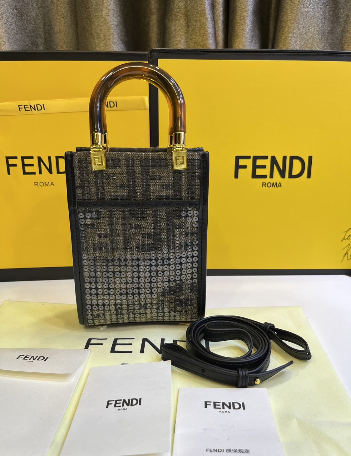 FENDI Mini Sunshine Shopper jacquard FF motif with shiny transparent sequins / Fendi Tote bag พร้อมส่ง กระเป๋าสะพายทรงมินิโท้ท ปักเลื่อมแวววาว รุ่นใหม่ สวยหรู **สินค้าเกรดออริจินอล 1:1 สลับแท้