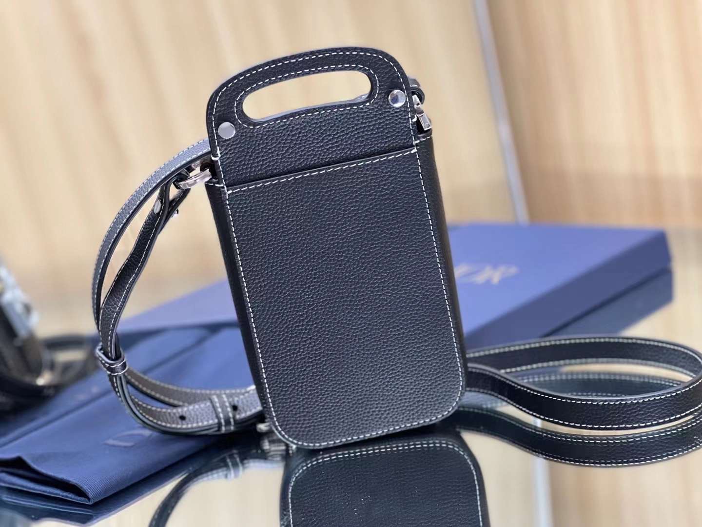 Dior Phone Oblique Bag / Dior Pouch Phone Oblique เกรดเทพออริจินอล ได้ใจหนุ่มๆไปเลยใบนี้!! หลงรักตั้งแต่แรกเห็นมีอยู่จริง!!