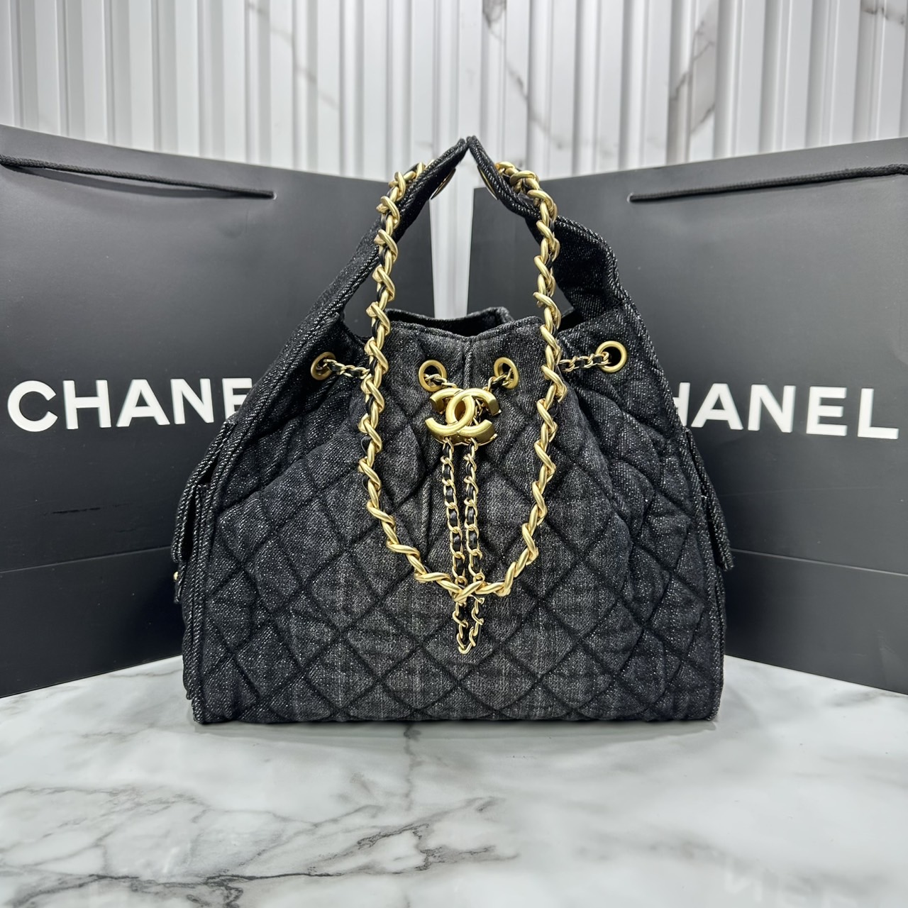 ORI หนังแท้ | 25cm CHANEL 25 Small Handbag Spring-Summer 2025 กระเป๋าสะพายรุ่นใหม่สุดฮอตแห่งปี หนังแท้ลายเกรน ที่สุดแห่งความไอคอนิก มาพร้อมใบเล็ก อะไหล่สีทองสวยหรู