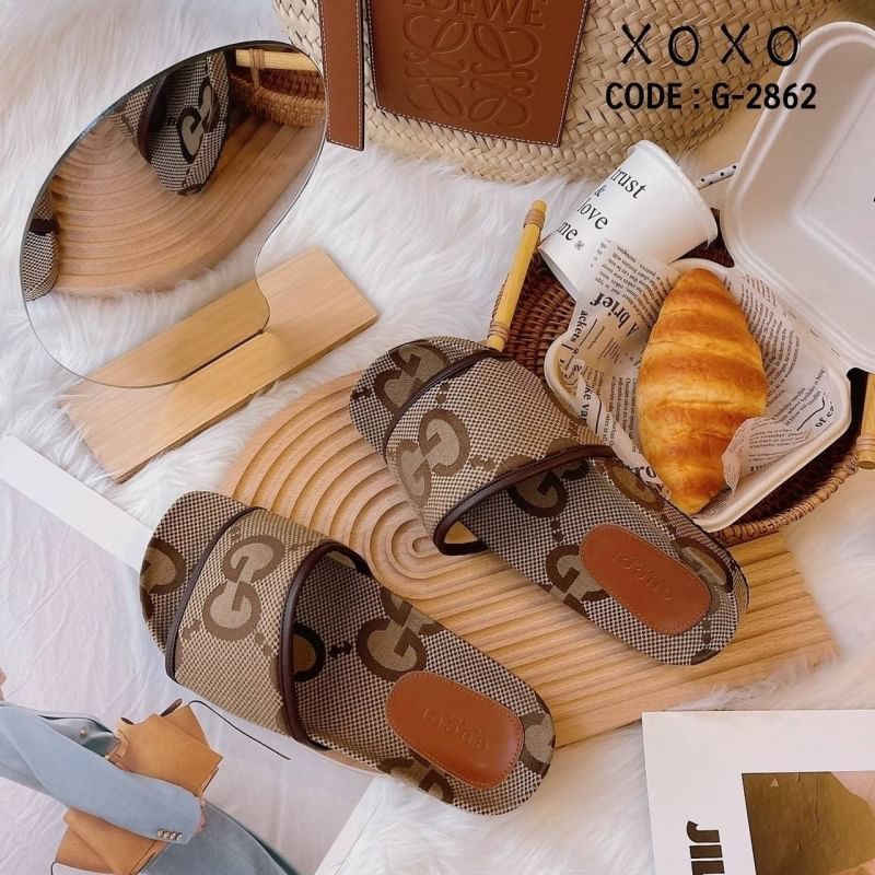 GUCCI รองเท้าแตะ GG jumbo ลายผ้าแบรนด์ นุ่ม ใส่สบ่ย กระชับ น้ำหยักเบา แมทส์ชุดง่าย