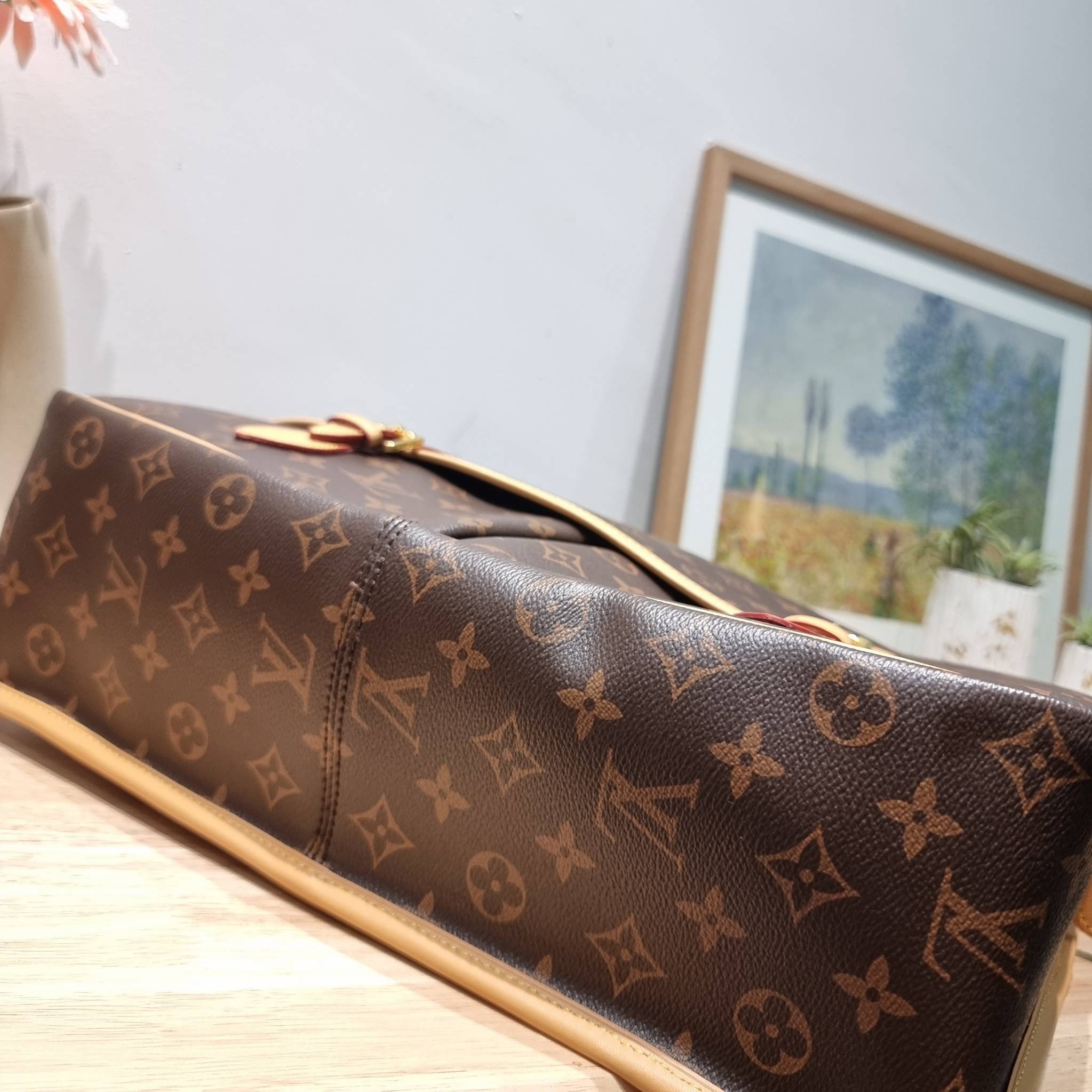 LV Vintage Monogram Sac Gibeciere GM messenger / LV GIBECIERE CROSSBODY BAG กระเป๋าสะพายข้างใบใหญ่ ทรงแมสเซนเจอร์ เอาใจหนุ่มๆ ดีไซน์วินเทจ ย้อนยุค คลาสสิคไม่มีเบื่อ วัสดุหนังแคนวาส ทนทาน