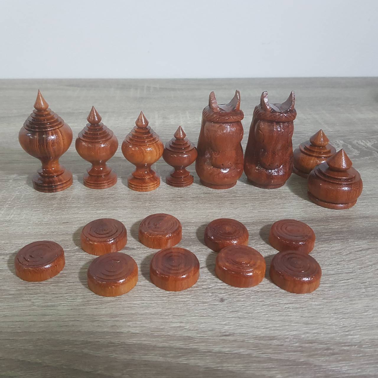 ตัวหมากรุกไทยไม้ชุดกุมภัณฑ์ ครบชุดไม้แดงและไม้ยางเกรดเอ