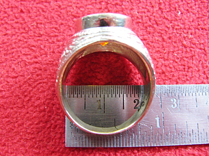 สินค้าจองค่ะ แหวนพลอยบุษราคัมเนื้อทองขาวด้านข้างลายมอญ(เหมาะกับราศีพิจิก,คนเกิดปีวอก)ค่ะ