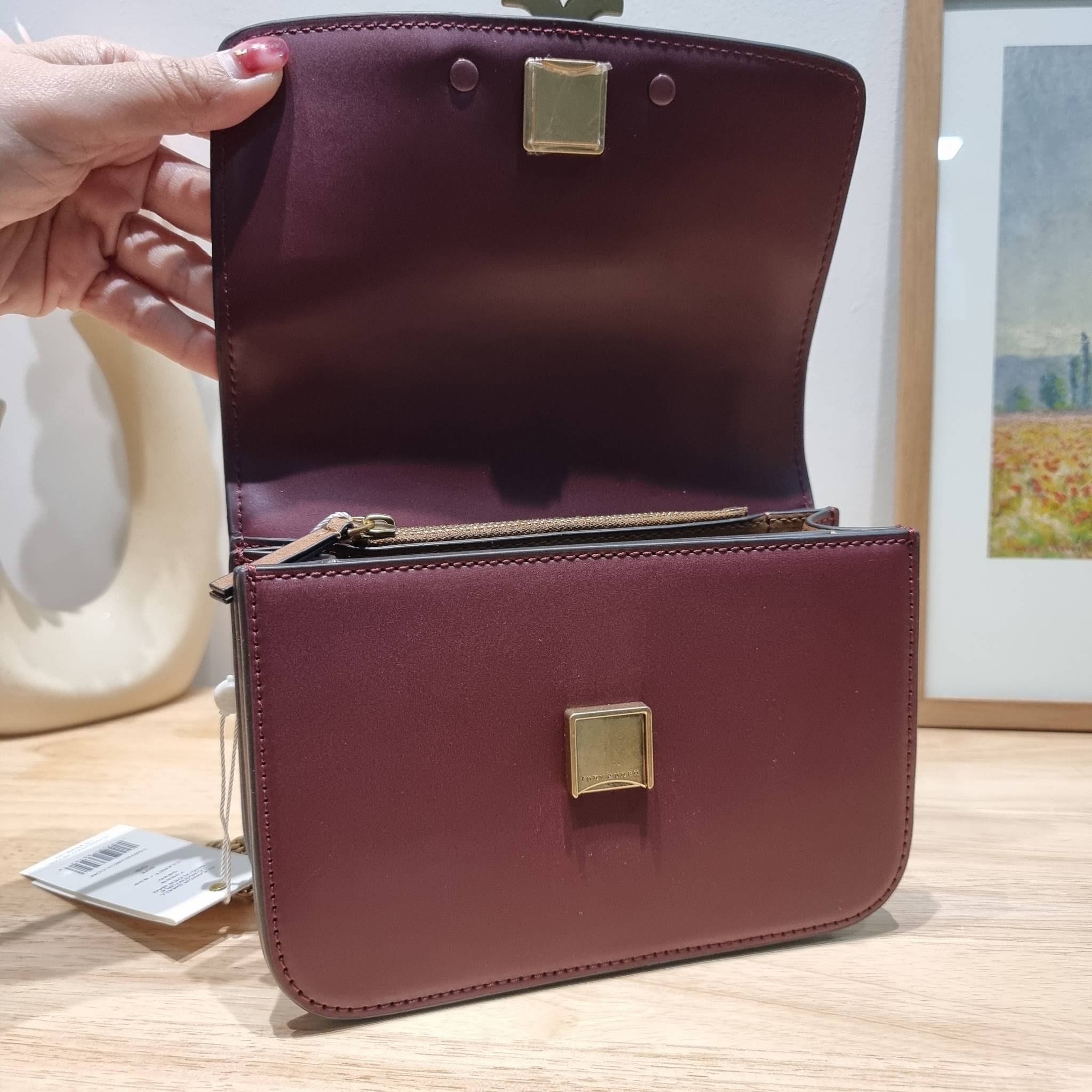 Tory Burch Bag / TORY BURCH ELEANOR SMALL CONVERTIBLE SHOULDER BAG ฮอตไอเท็ม รุ่นนี้ขายดีขายหมด สวยหรู คุณหนู ผู้ดี!! หายากมากแล้วน้า