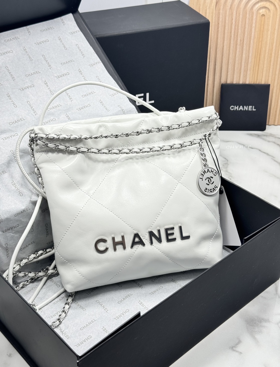 พร้อมส่ง 11 สี ORI หนังแท้ | CHANEL 22 Mini Handbag กระเป๋าสะพายสุดหรู รุ่นยอดนิยม 🤍 เกรดออริจินอล หนังแท้ ภาพถ่ายจากงานขายจริง ใช้งานต่างประเทศได้