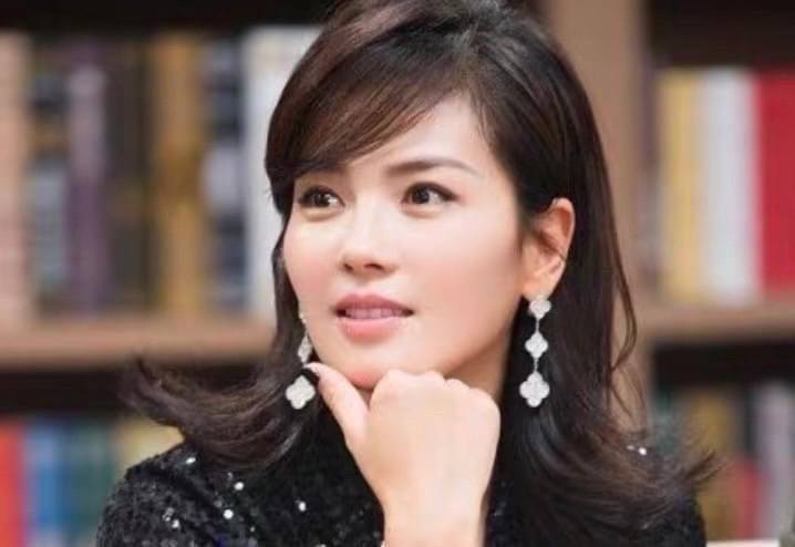 เกรดเทพ ORI | VAN CLEEF & ARPELS HOOP EARRINGS ต่างหูเงินแท้ แวนคลีฟ แอนด์ อาร์เปลส์ สวยเก๋ คุณภาพงานประกวด เอาใจสาวๆไปเลย