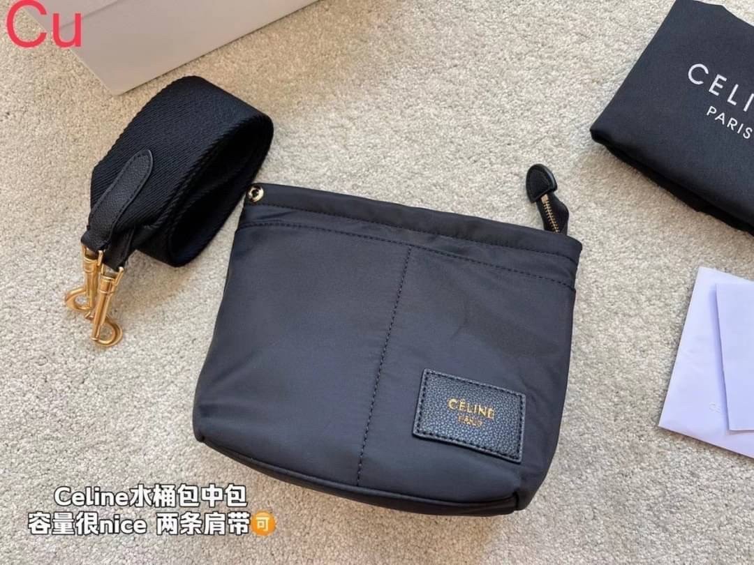 CELINE SANGLE SMALL BUCKET BAG กระเป๋าสะพายทรงบัคเก็ต หนังซอฟอย่างดี น่าใช้มากๆ