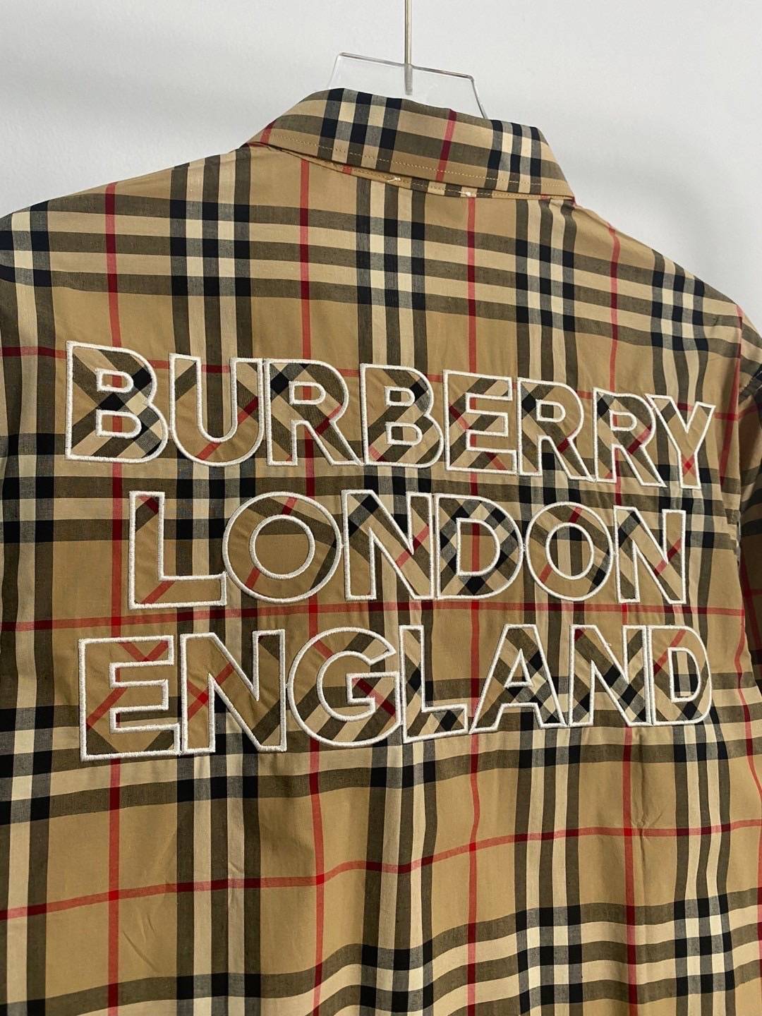 BURBERRY Shirt งานปักละเอียดมากๆ VIP 1:1 แนะนำให้ต้องมีเป็นเจ้าของ เสื้อเชิ้ตงานแบรนด์เนื้อผ้าอย่างดีงานนำเข้าจากโรงงานเทียบแบรนด์ เกรดท็อปออริจินอล เกรดดีสุด เทียบแท้ พร้อมป้ายแท็ก
