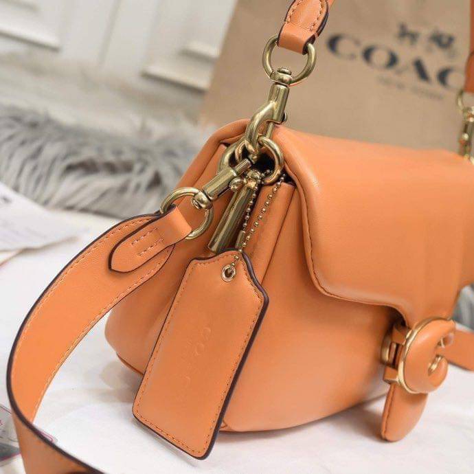 COACH PILLOW TABBY SHOULDER BAG 26 ไซส์ใหญ่ จุของได้ล้นๆ มาใหม่ขายดีที่สุด หนัง nappa หนานิ่ม นุ่มมากๆ พร้อมโลโก้รุ่นใหม่ด้วยเช่นกัน เพิ่มความหรู ดูดีเข้าไปอีกค่ะ