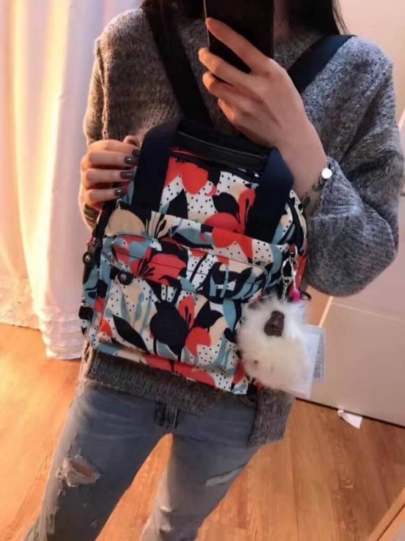 Kipling Mini Backpack K12688 กระเป๋าขนาดมินิ ใช้งานได้ถึง 3 แบบ ปรับเป็นเป้สะพายหลัง สะพายข้าง และมีหูหิ้ว ลวดลายสวยน่ารัก มีช่องเก็บหลายช่องแยกเก็บของจุกจิก ด้านข้างมีช่องโล่งไว้ใส่ขวดน้ำหรือของที่ต้องหยิบใช้บ่อยครั้ง สะพายได้กับสาวทุกลุคเลยค่ะ ไม่ควรพลา