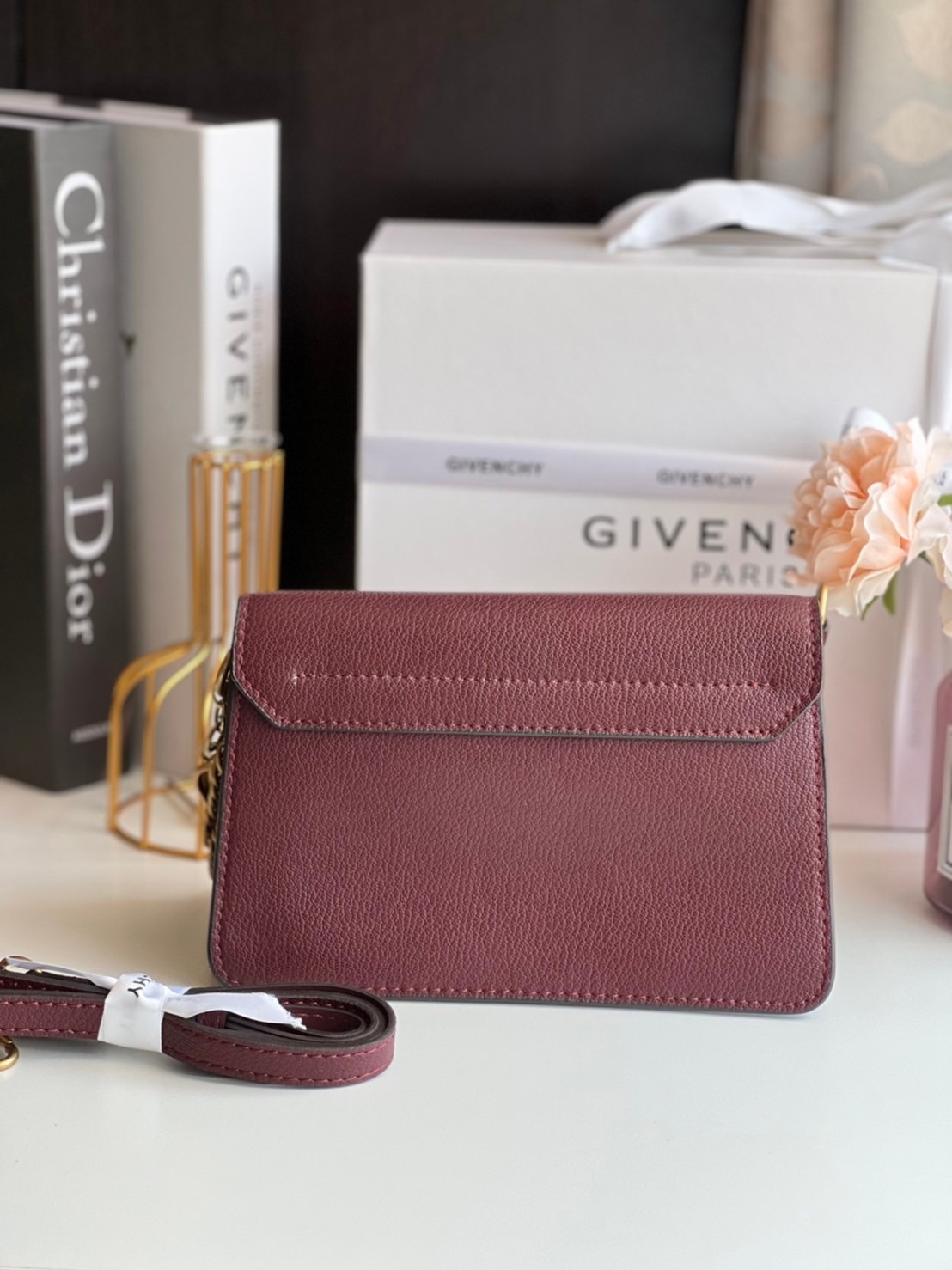 หนังแท้ GIVENCHY GV3 SHOULDER BAG พร้อมส่งที่ไทย