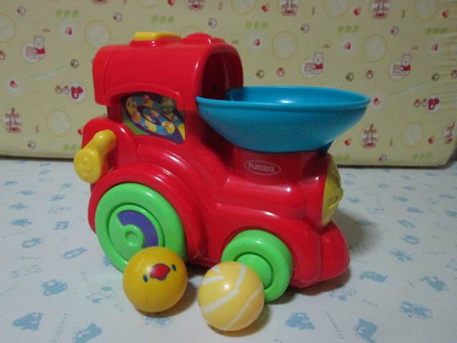 Playskool Busy Ball Choo Choo Train ของเล่นเสริมพัฒนาการสำหรับเด็กมือสอง