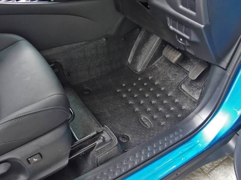 พรมปูพื้นรถยนต์TOYOTA CHR รุ่นPROMAT ลายหนังแท้ รีดขอบ สีดำ เต็มคัน