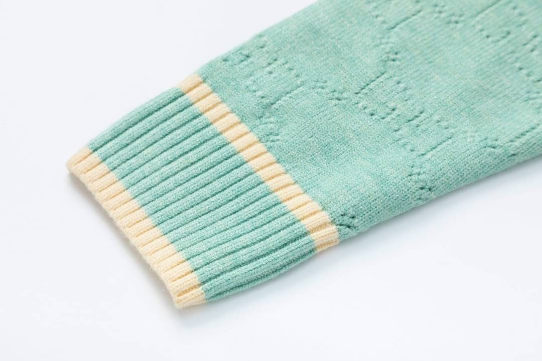 GUCCI Sweater / GUCCI Pullover aus Wolle mit GG งานเกรดออริจินอล มีป้ายแท็กที่คอเสื้อทุกตัว ใส่ได้ทั้งผู้หญิงผู้ชาย พร้อมส่งที่ไทย ภาพสินค้าถ่ายจากงานขายจริง ใช้งานต่างประเทศได้