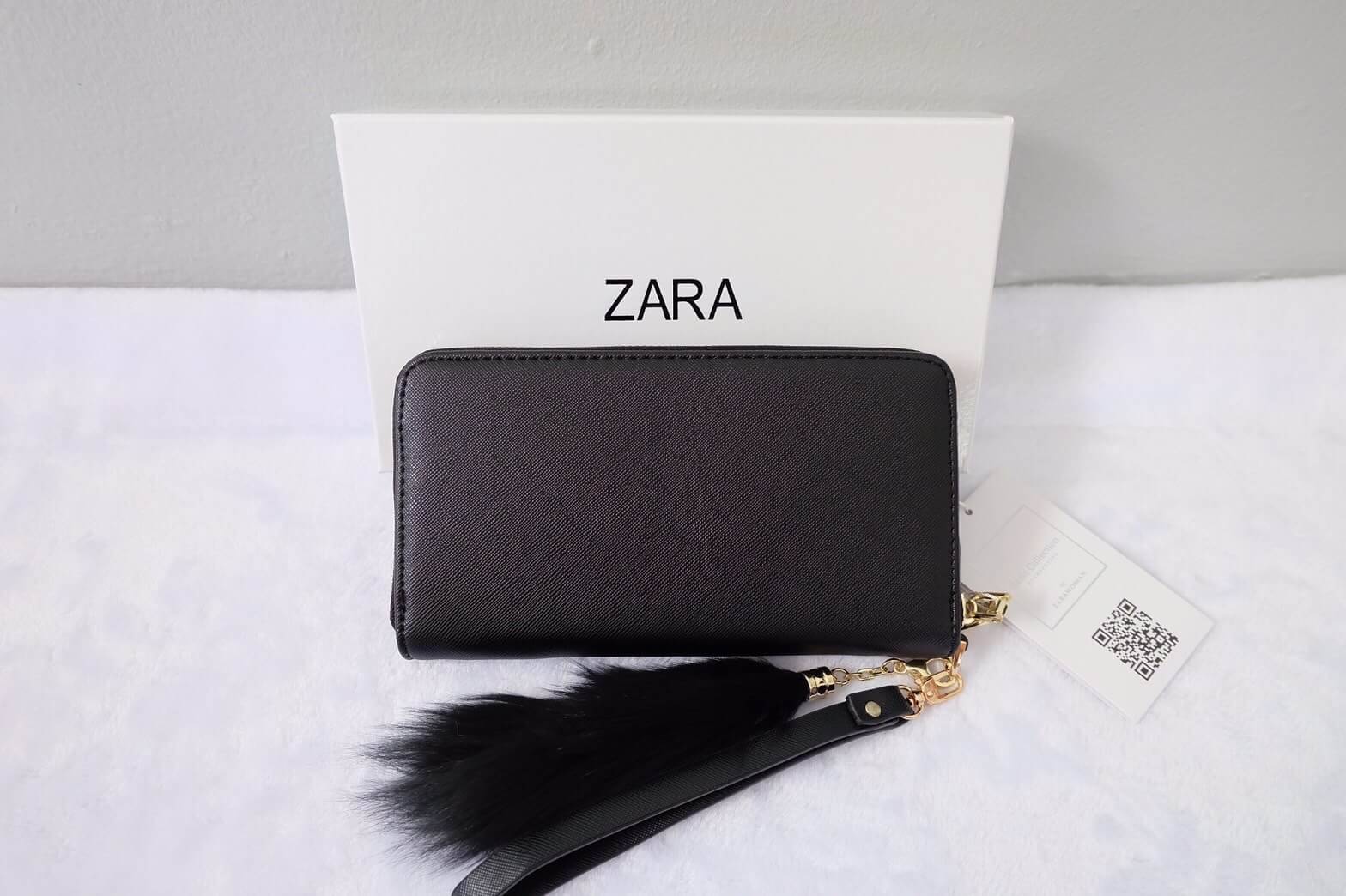 รุ่นขายดี รีสต้อคแล้วคะ! ZARA WALLET BAG กระเป๋าตังค์สีลูกกวาดแบรนด์ชั้นนำซาร่าวอลเลท ด้านในมี 3 ช่อง 1 ซิป แยกใส่ของจุกจิกได้ มีช่องใส่บัตรได้เยอะ อะไหล่ทอง พร้อมสายคล้องมือ ใส่ไอโฟน 6 ได้ค่า ห้ามพลาดเชียวน้า