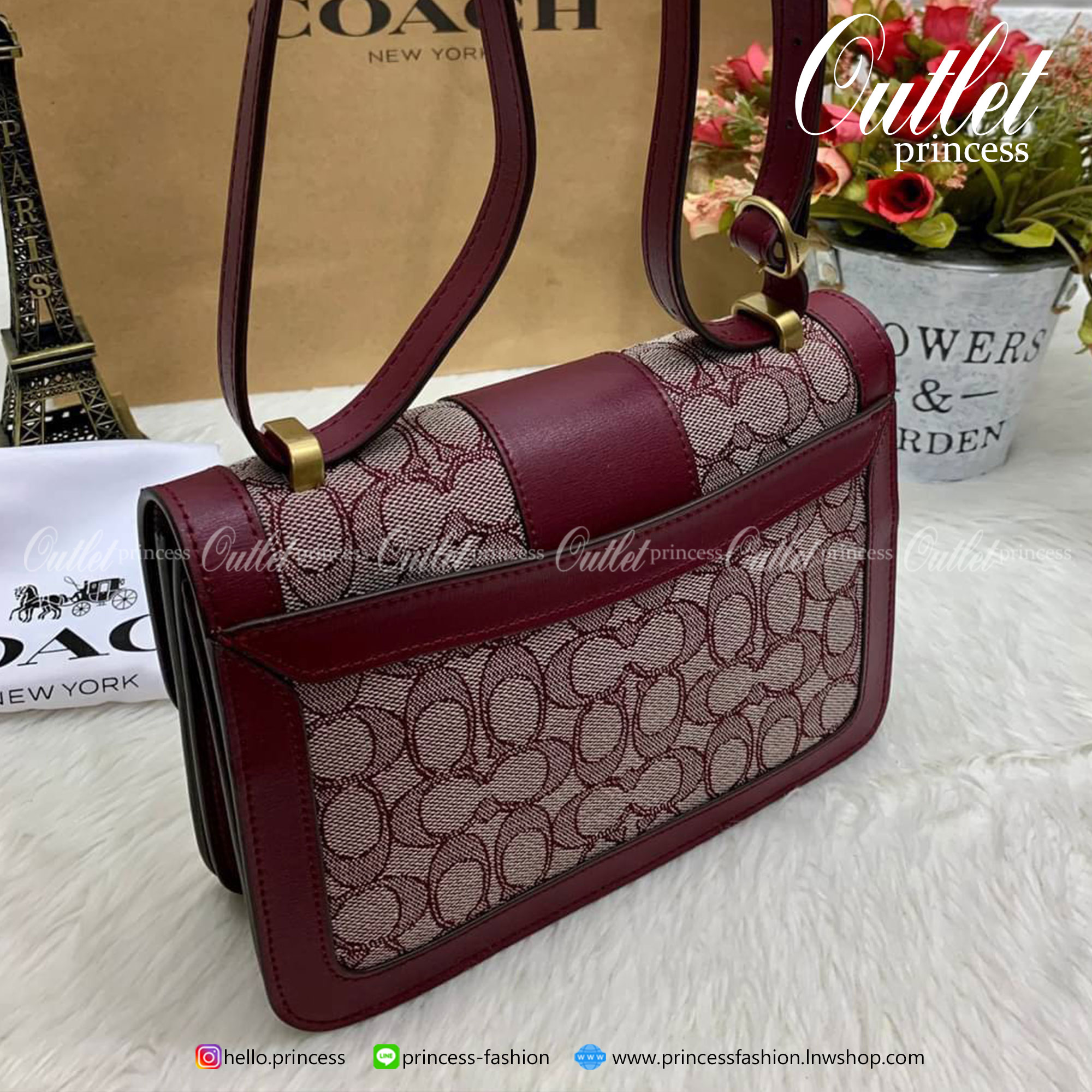 COACH ALIE SHOULDER BAG IN SIGNATURE JACQUARD WITH SNAKESKIN DETAIL ((4615)) 🔺ยังไม่เข้าไทยค่ะ ได้ไปไม่ผิดหวังแน่นอนค่ะ! พร้อมส่ง! กระเป๋าสะพายข้างหรือสามารถทบสายกันเพื่อคล้องไหล่ได้ค่ะ วัสดุ Jacquard+หนังแท้ หนังนิ่มสวยงามมากๆค่ะ ด้านหน้าเป็นแผ่น