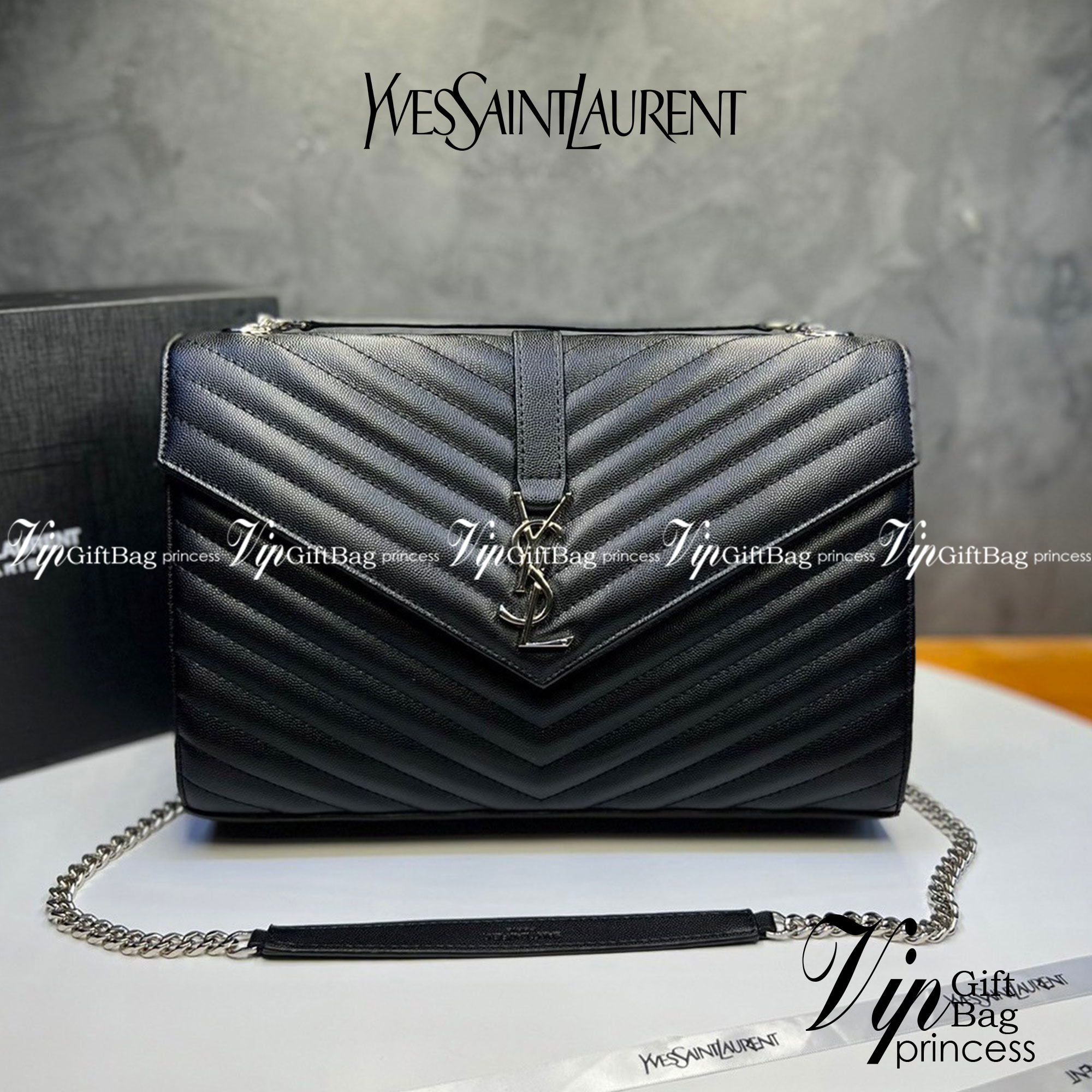 หนังแท้ YSL college large chain bag in quilted leather 30cm กระเป๋าสะพายใบใหญ่ ดีไซน์ทรงสวยหรู ตอบโจทย์ได้ทุกสไตล์ ภาพสินค้าถ่ายจากงานขายจริง ใช้งานต่างประเทศได้