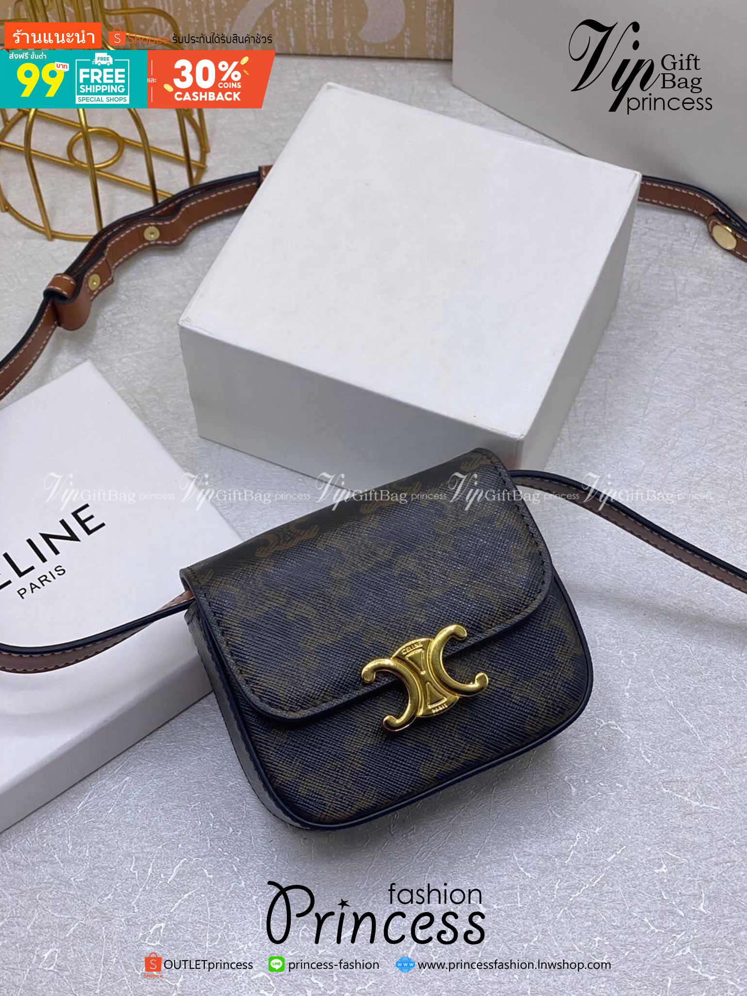 CELINE MINI TRIOMPHE IN TRIOMPHE Shiny calfskin เกรดออริจินอล กระเป๋ามินิทรงชิค ดีไซน์รูปกล่องสุดแสนมินิมอล สามารถสะพายแบบ Crossbody และยังเป็น Belt Bagได้อีกด้วย วัสดุแคนวาสลาย Triomphe แบบไม่มีตกยุค