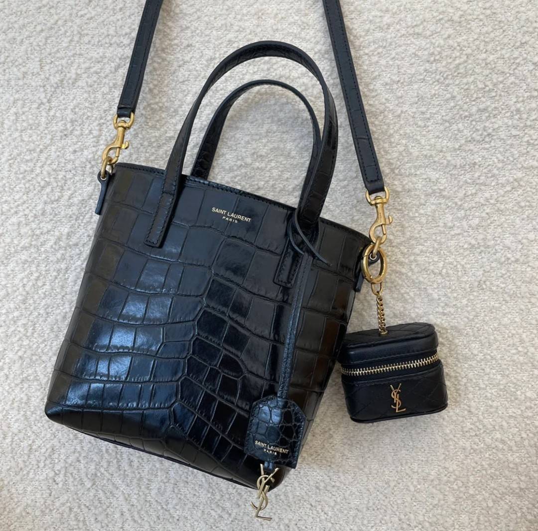 Large YSL CROC TOTE / YSL Toy croc-effect leather tote bag พร้อมส่งครบสองไซส์ *คู่ดูโอ้ สวยแบบตะโกนนน YSL BAG VIP วัสดุหนังสังเคราะห์ หนังนิ่มลายจรเข้เต็มใบ สวยหรูมาก
