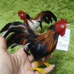 ไก่ปลอม โครงลวด ขนจริง สูง 12-13cm ยาว 15-22 cm