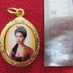 สินค้าหมดค่ะ ล็อกเก็ตพระสุพรรณกัลยาพื้นสีส้มพิมพ์เล็กเลี่ยมทองไมครอนพร้อมใบคาถาค่ะ