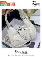 Prada Moon padded nappa-leather bag / PRADA LEATHER HANDBAG พร้อมส่งที่ไทย กระเป๋าสะพาย คอลที่ใครๆ เห็นก็ต้องรัก ขนาดกำลังน่ารัก ดีไซน์สวยดูแพง ด้วยวัสดุที่มีคุณภาพหนัง nappa สัมผัสดีงาม