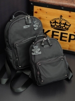 ใหม่สุด !!! เป้Keepไนล่อนห้อยพี่หมีteddy_duo เอาใจสาวๆ ชอบสไตด์ เป้ ทางร้านได้ รุ่น classic ประดับหมุดดำ จาก แบรนด์ keep มาฝากคะ จุดเด่น 💙 กระเป๋า ผ้าไนล่อน น้ำหนักเบา สายหนังแท้ ทนทาน ดีไซด์ ทันสมัย เข้าได้กับทุกชุด สายสะพายมีแผ่นหนังแท้รอง สะพาย