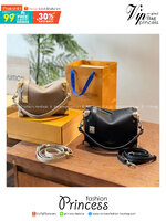 LV Side Trunk MM Leather Bag กระเป๋าสะพายทรงกล่องคลาสสิกทันสมัยมีสไตล์ รุ่นใหม่หนังเรียบสวยสุดไอคอนิก พร้อมตอบรับได้ทุกลุค ทุกสไตล์ -- [รับตัวแทนกระเป๋า]