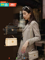 TORY BURCH Kira Chevron Mini Vanity Case Bag กระเป๋าถือ/สะพาย ใส่เครื่องสำอางค์ ใส่ของใช้จำเป็นได้ ทรงกล่องสวย ที่สามารถใช้เป็น everyday bag สะพายได้ทุกวัน