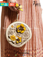 TORY BURCH T MONOGRAM FLORAL MOON CROSSBODY BAG คอลเลคชั่นใหม่ น่ารักให้ใจไปเลย กับประเป๋าสะพายทรงสวย ดีไซน์ใหม่ล่าสุด สไตล์งานคราฟ มีลูกเล่นประดับดอกไม้