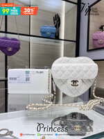 CHANEL Heart Bag 2022 SpringSummer Crossbody สวยมาก มงลงมาก!! กระเป๋าสะพายสุดคิ้วท์ ที่ดีไซน์รูปทรงหัวใจไม่ซ้ำใคร น่ารักทุกสี น่าใช้ไปเลยแม่!!